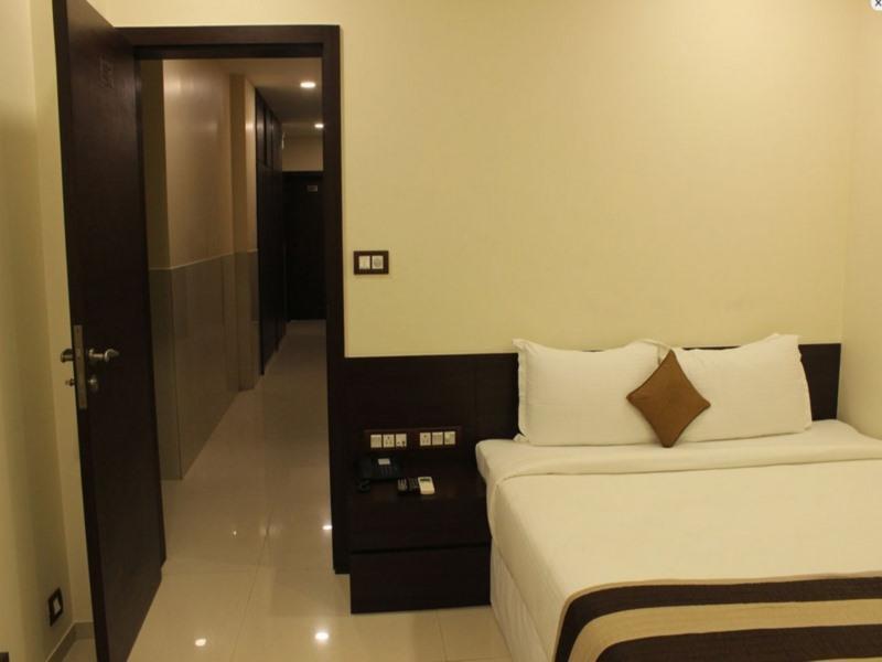 Oyo 16703 Hotel The Platinum Kalkutta Exterior foto