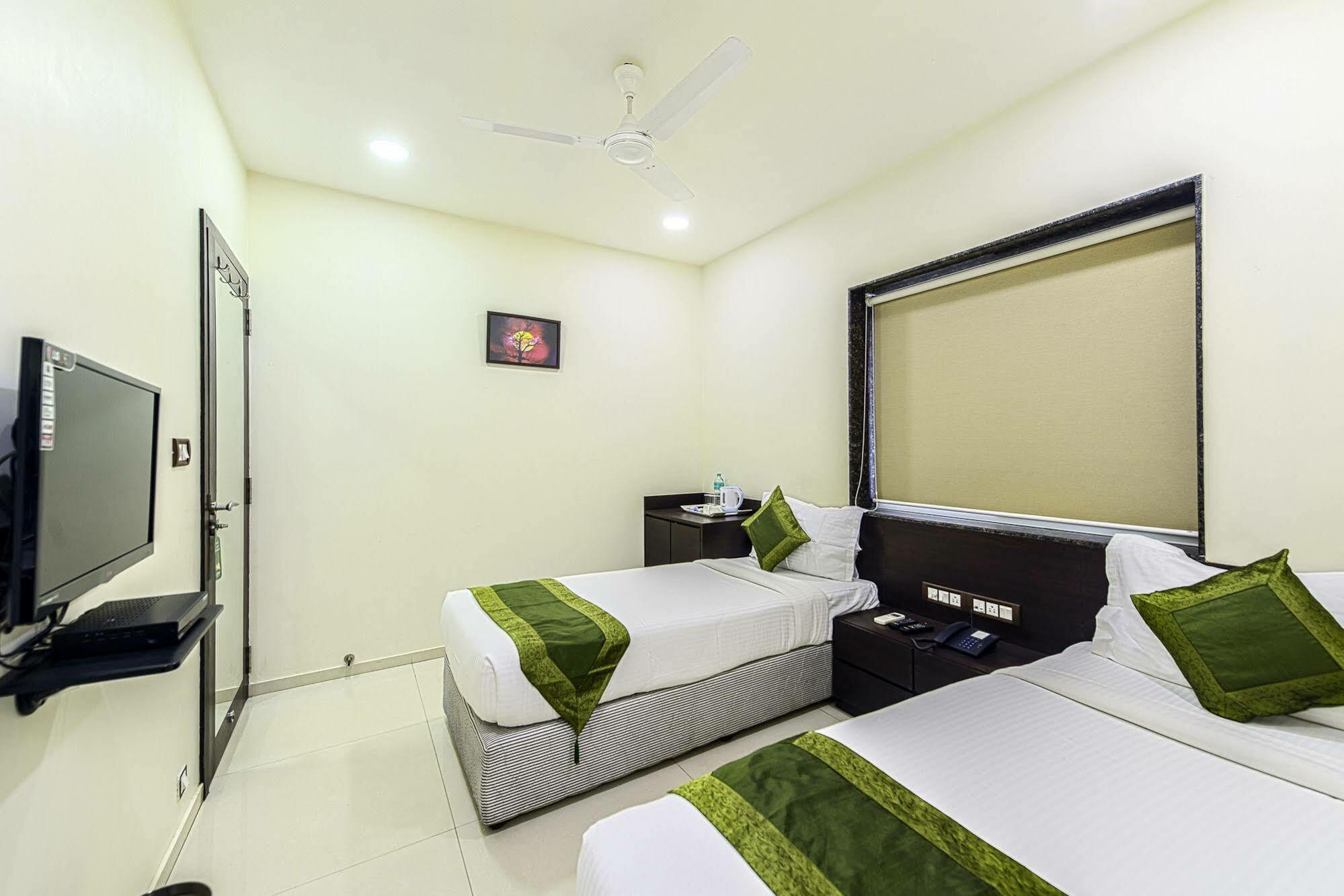 Oyo 16703 Hotel The Platinum Kalkutta Exterior foto